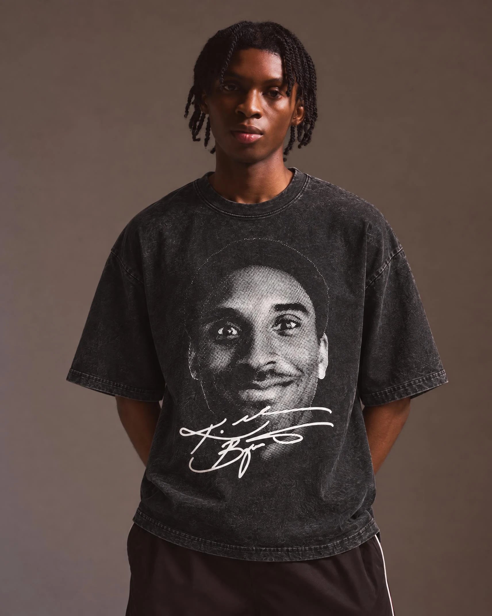 Model wearing the Kobe Bryant — Signature Portrait Vintage, front view